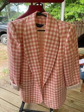 Vintage Chad Stevens Pink & Cream Houndstooth Blazer soooo cute!!